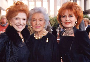 Risë Stevens (c), honorary chairperson of the 2004/05 Career Bridges award program supporting promising young opera singers at the outset of their careers.